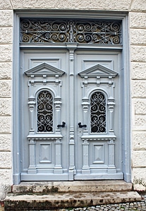 Artfully historicism double wing door