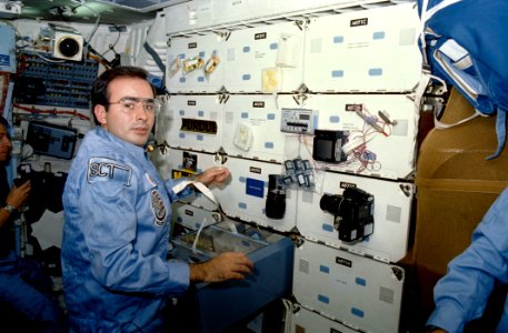 Payload Specialists Rodolfo Neri Prepares To Begin Experiments For Mexico
