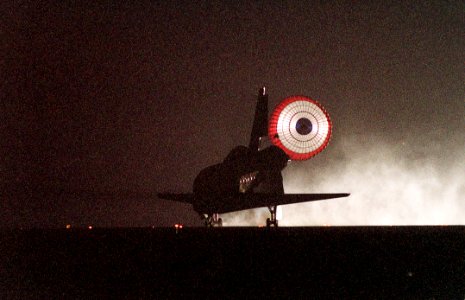 STS-106 (Atlantis) Landing At Kennedy Space Center (KSC)