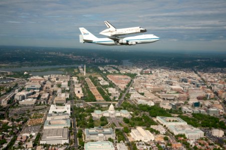 Shuttle Discovery Arriving In DC photo