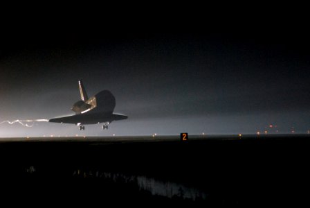 Endeavour Touchdown STS-123 photo