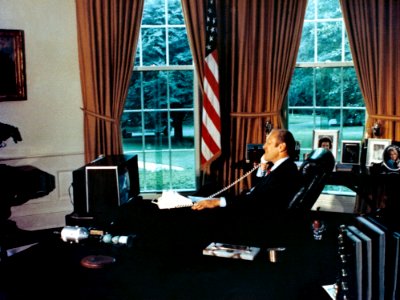 Gerald Ford Calls Apollo-Soyuz Astronauts amp Cosmonauts