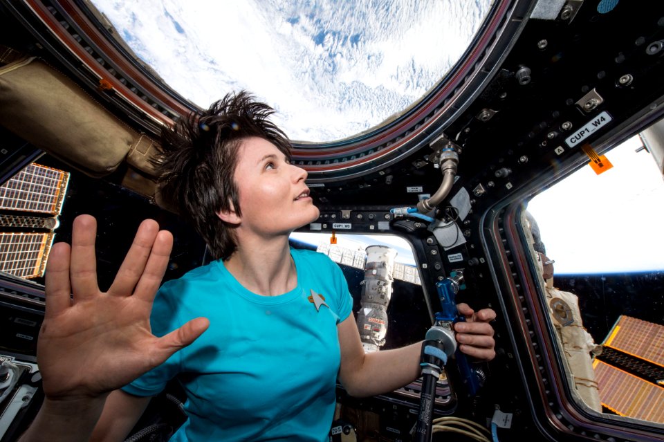 Samantha Cristoforetti Honors Leonard Nimoy On ISS