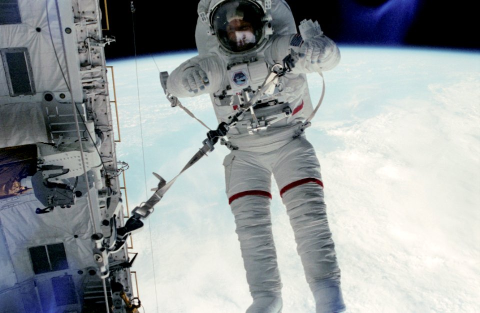 Story Musgrave EVA On STS-6