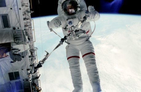 Story Musgrave EVA On STS-6