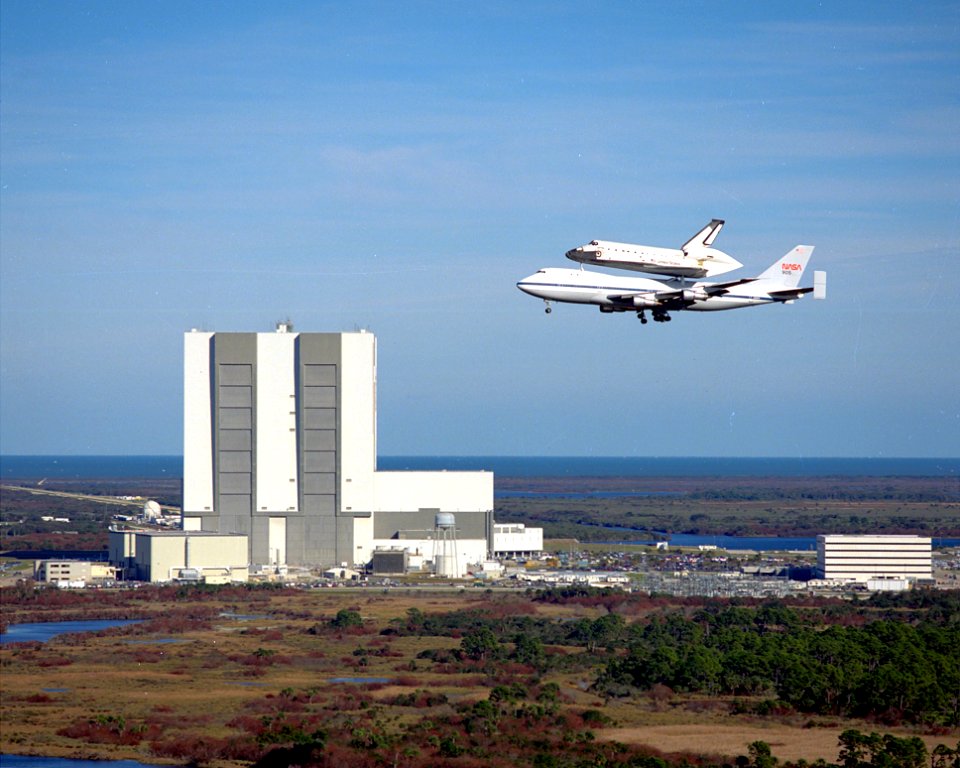 STS-32 Return To KSC