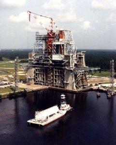 NASA Tugboat Ferries Liquid Oxygen