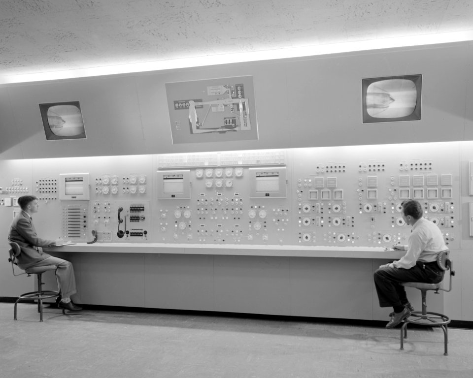 Control Room - 10ft X 10ft Wind Tunnel