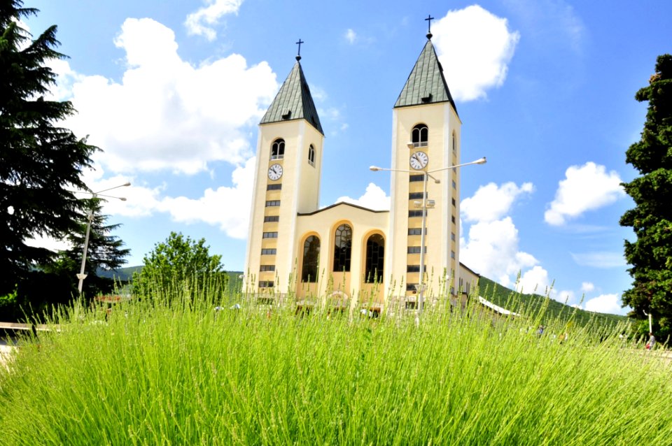 Saint James Church (St Jakov) Medjugorje - Hotel Pansion Porta - Bosnia Herzegovina - Creative Commons By Gnuckx