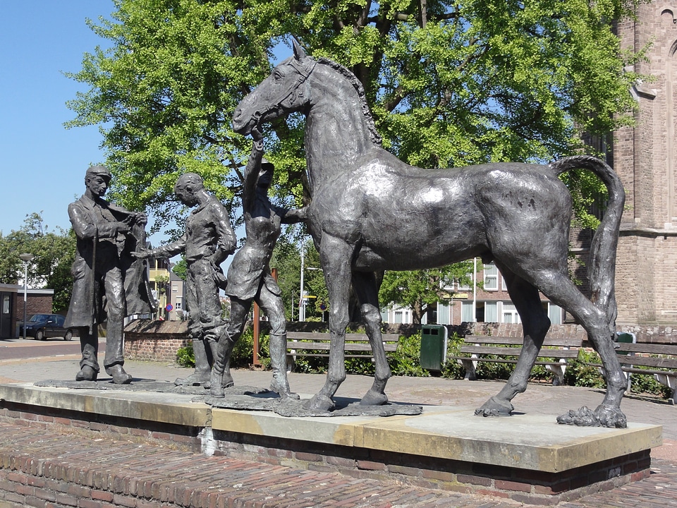 Sculpture horse figures