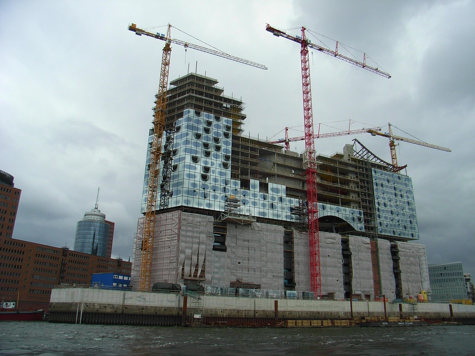 Elbphilharmonie harbour cruise building