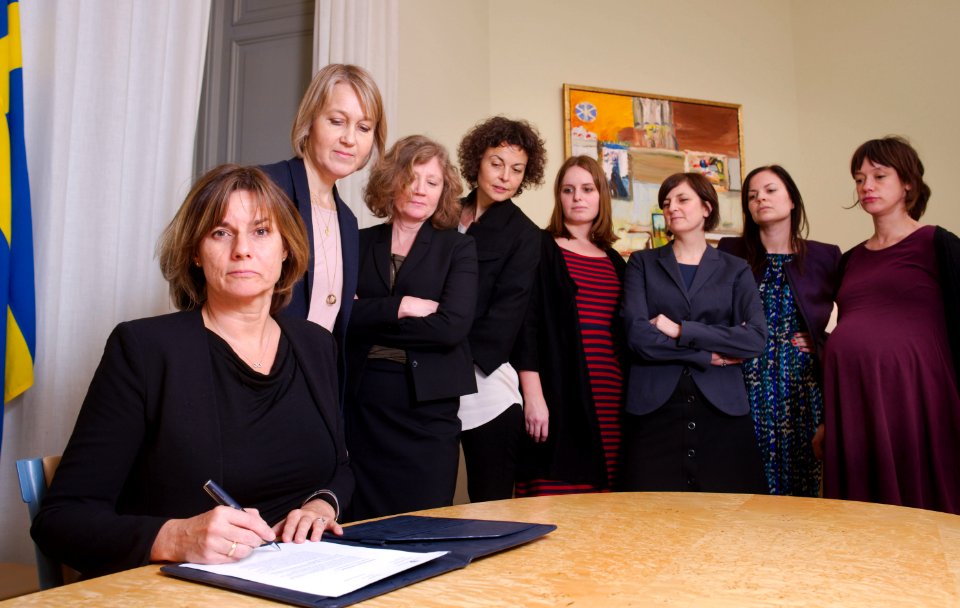 Isabella Lvin signing climate law referral