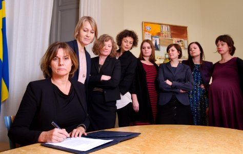 Isabella Lvin signing climate law referral
