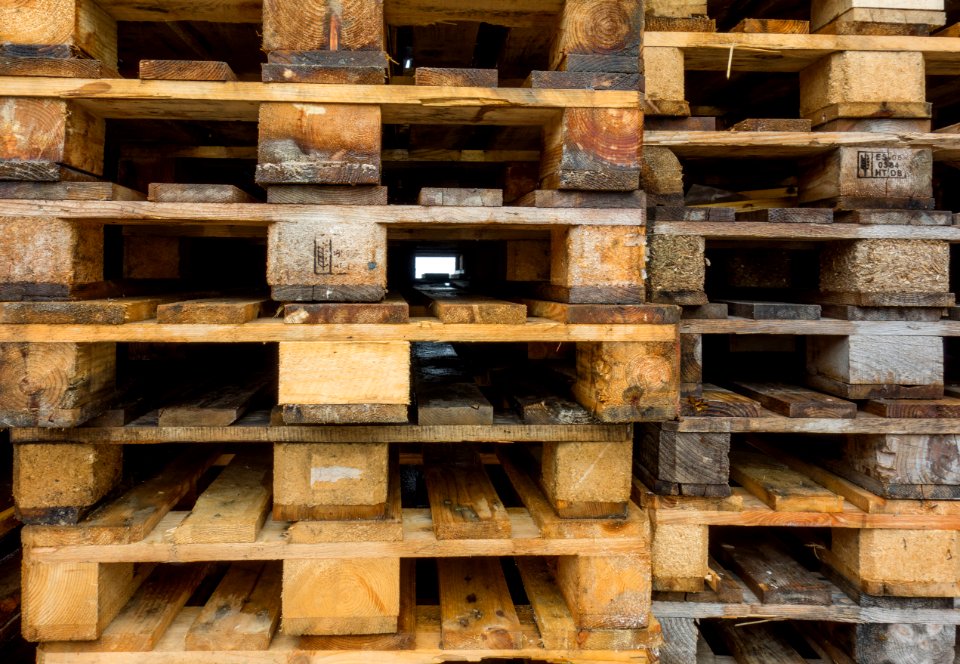 EUR-pallets stacked 3
