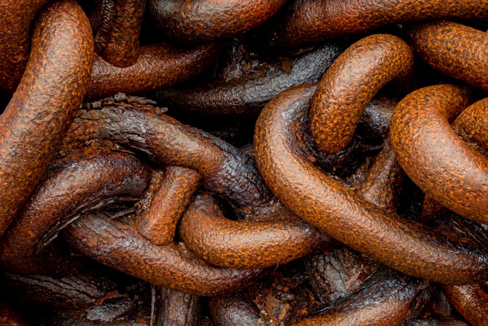 Very rusty chain in rain 4