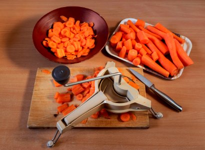 Preparing and slicing carrots