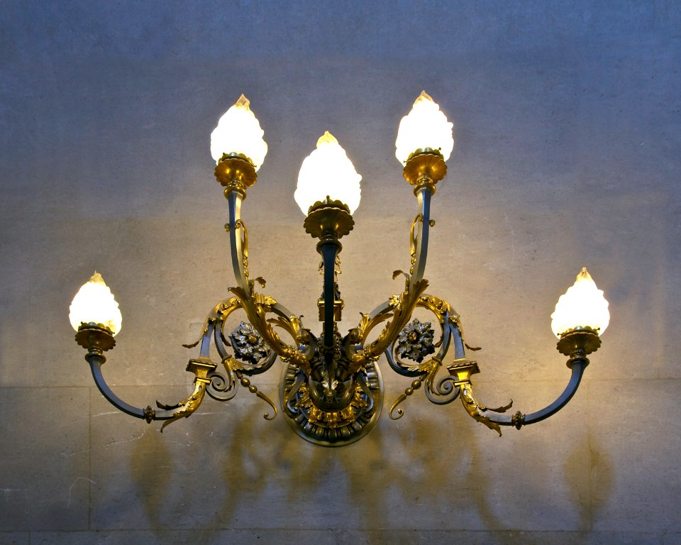 Applique Louvre