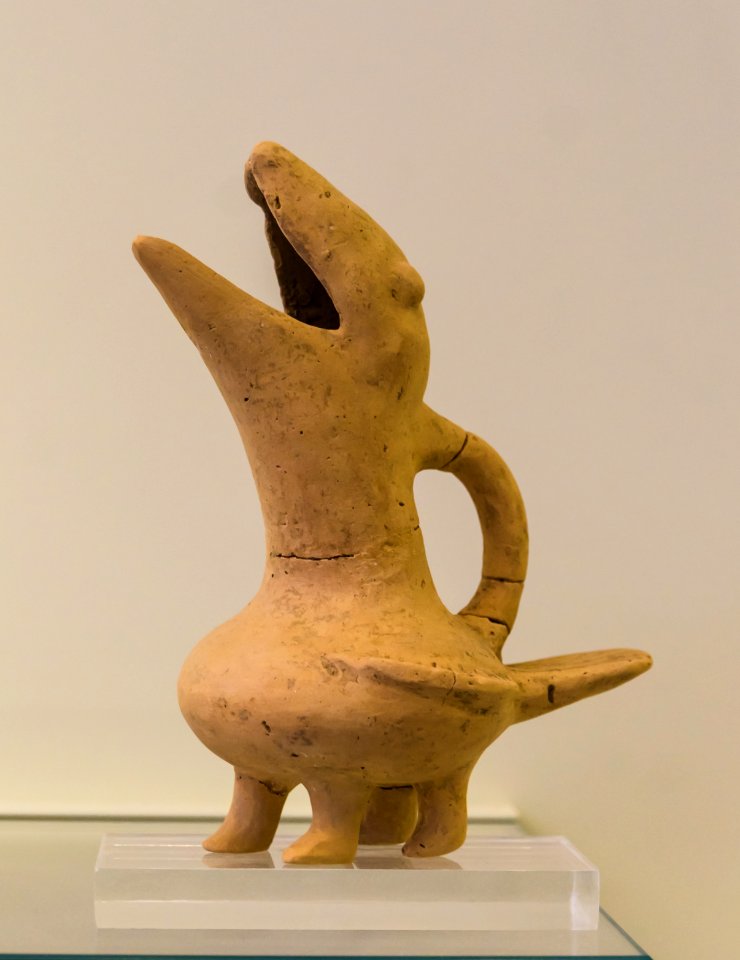 Bird shaped ritual vessel archmus Heraklion