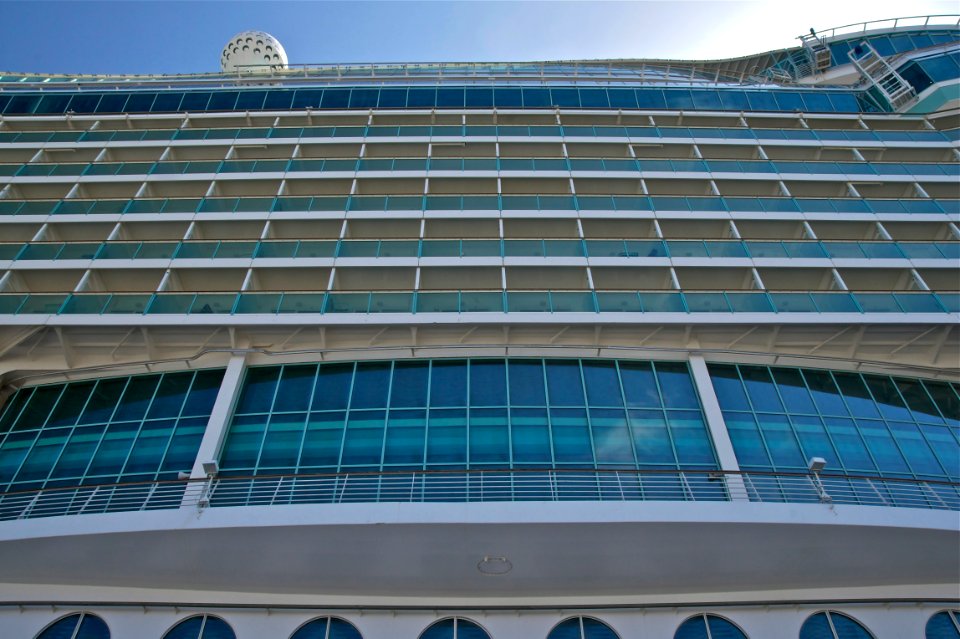 Mariner of the seas below