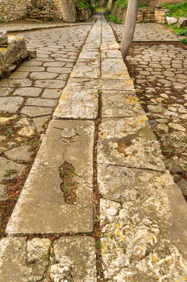 Knossos Royal Road