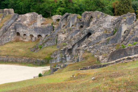 Arnes Saintes dtail Charente-Maritime