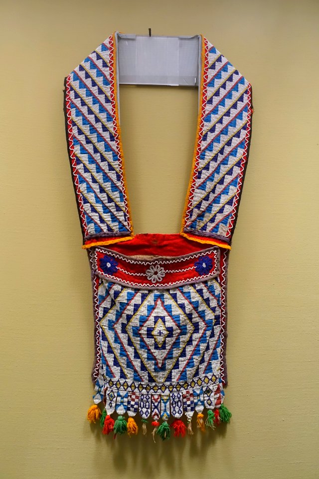 Bandolier bag, Woodlands, c. 1840, glass beads, wool, cotton - Portland Art Museum - Portland, Oregon