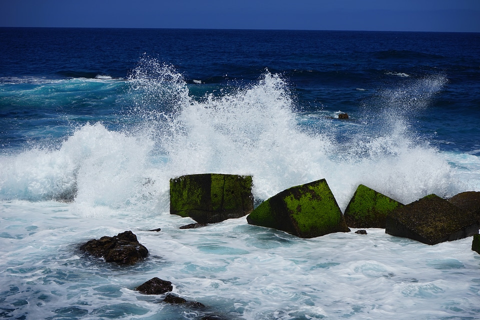 Ocean water spray