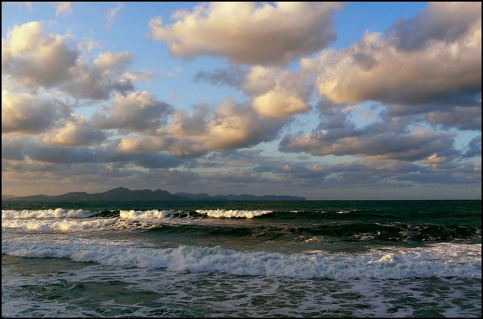 Wave abendstimmung clouds
