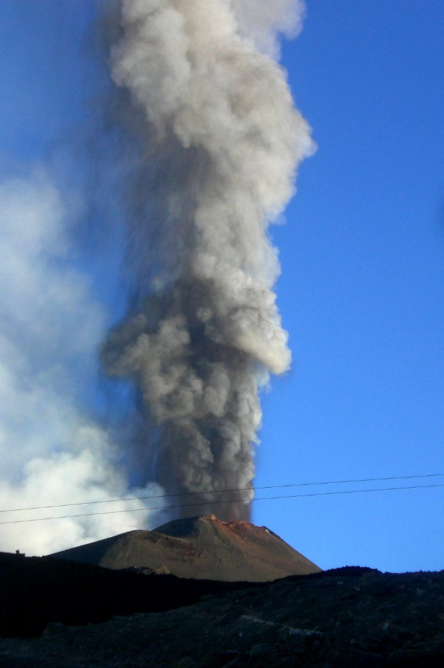 Etna Volcano Paroxysmal Eruption October 26 2013 - Creative Commons by gnuckx