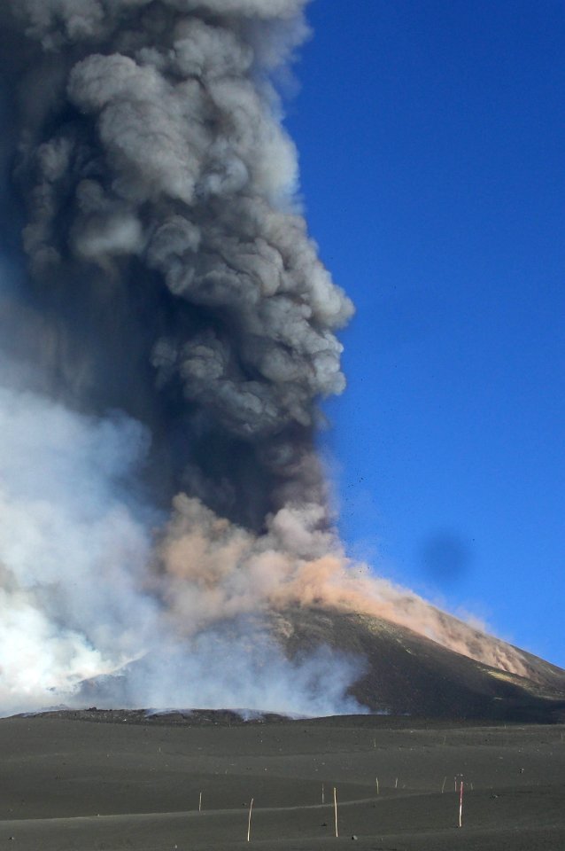 Etna Volcano Paroxysmal Eruption October 26 2013 - Creative Commons by gnuckx