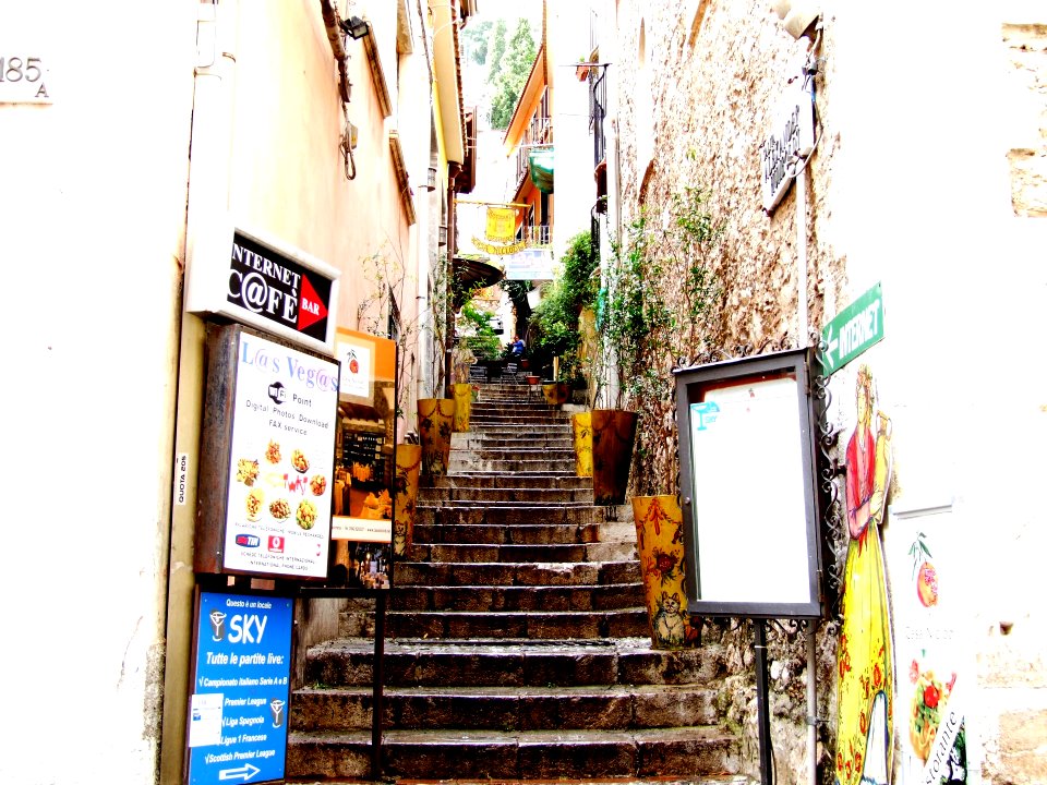 Taormina-Sicilia-Italy - Creative Commons by gnuckx