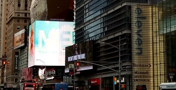 Taylor Swift Adverstisement - Microsoft - Eleven Times Square - New York