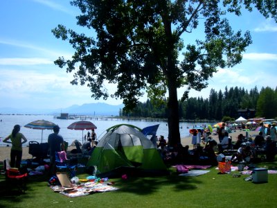 A Sunday Afternoon on Commons Beach (apologies to Seurat)