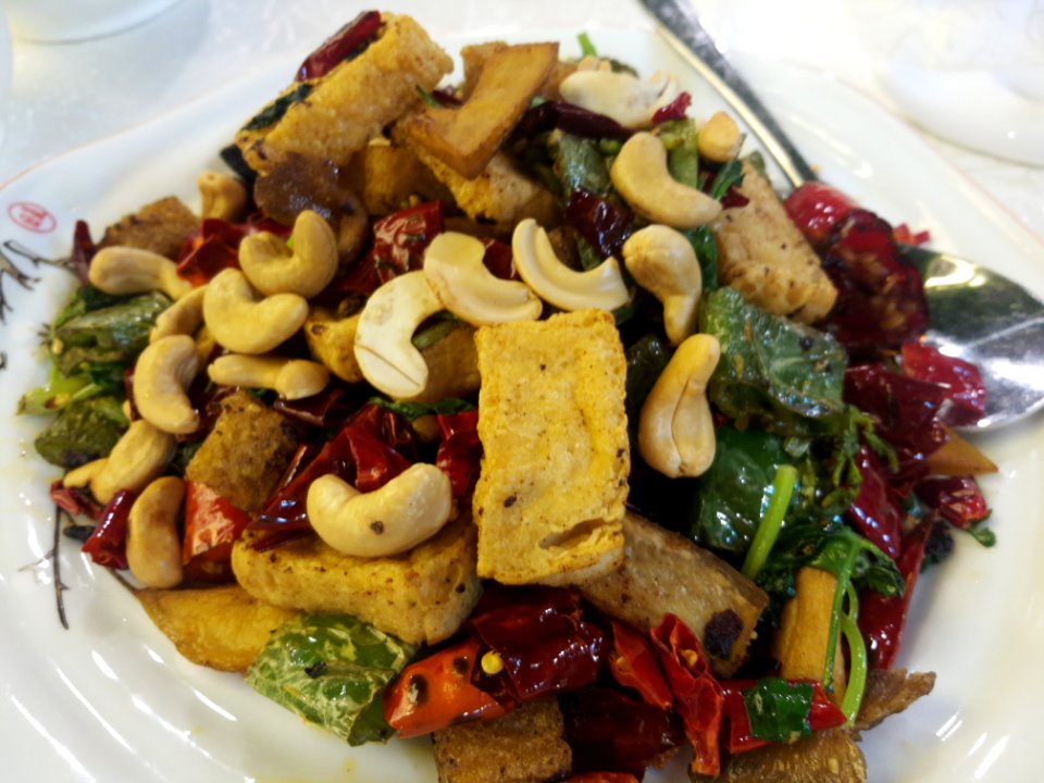 Frittierter Tofu mit Chili