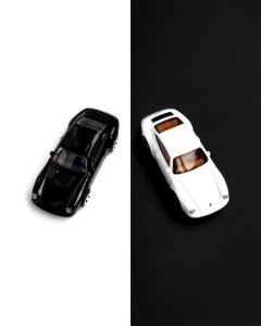 Hot Wheels porsche carrera 96 2019 black and white diecast model car