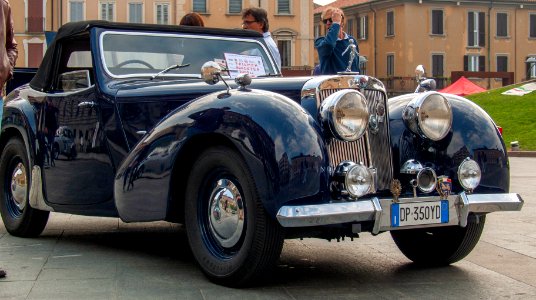 Triumph Roadster 2000 cc 1949 front right-000003