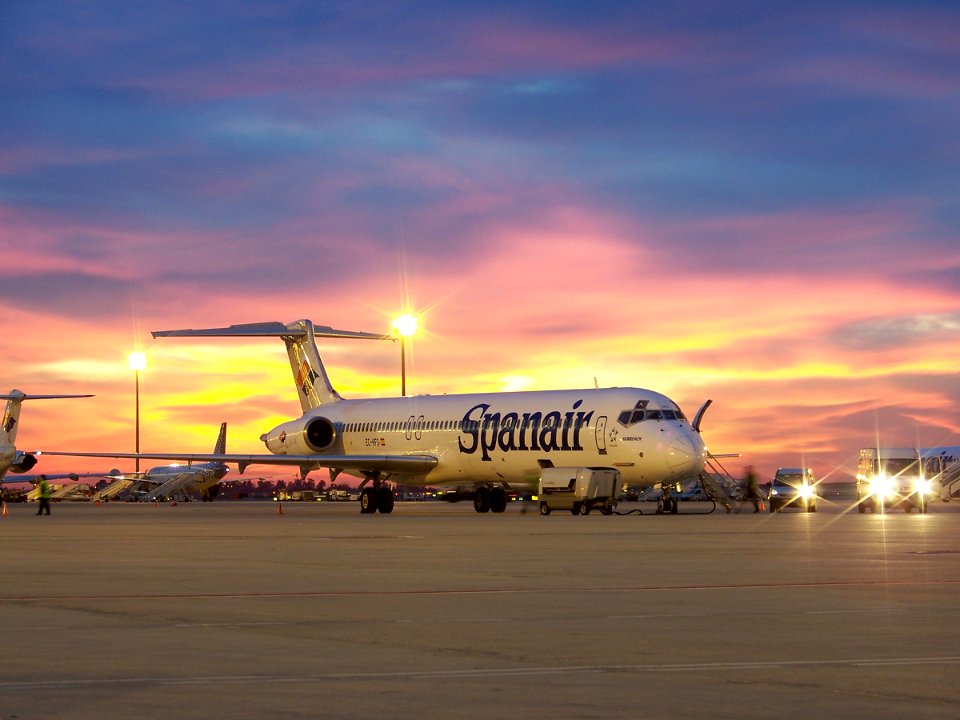 MCDONNELL DOUGLAS MD-82 SPANAIR EC-HFS