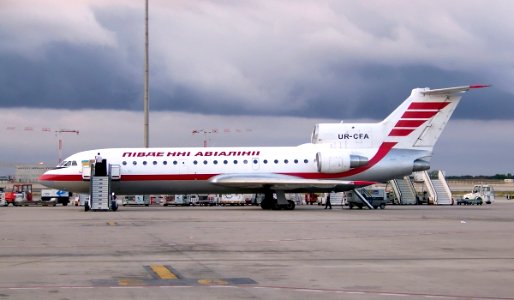 YAKOLEV YAK-42D SOUTH AIRLINES UR-CFA 2