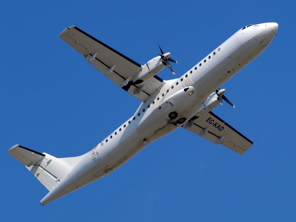 ATR-72 SWIFTAIR EC-KAD