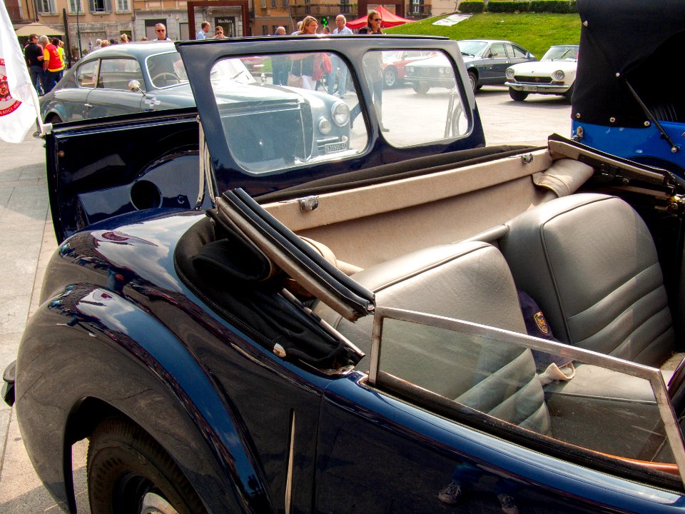 Triumph Roadster 2000 cc 1949 open roof '4 seats'-000043