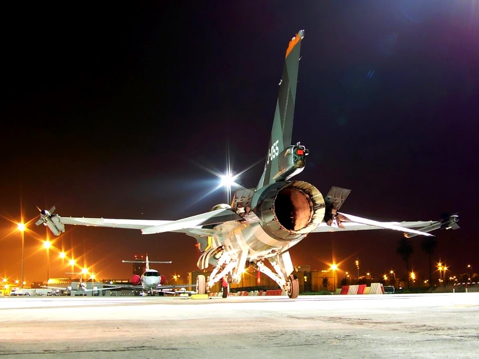 F-16 FIGHTING FALCON J-055 HOLANDA 2