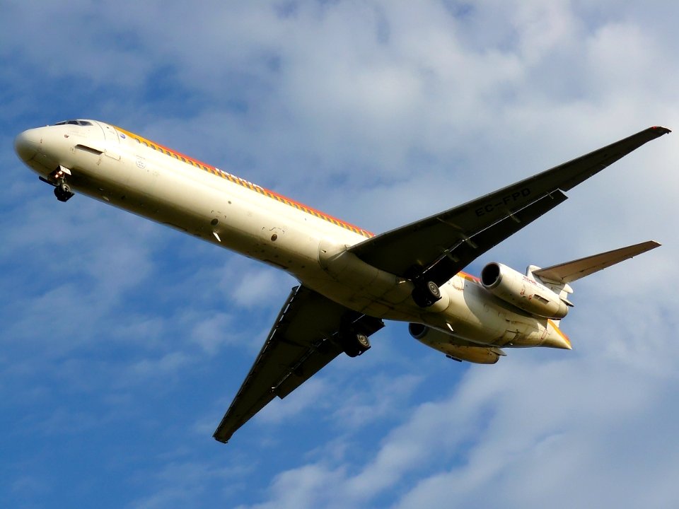 MCDONNELL DOUGLAS MD-88 IBERIA EC-FPD