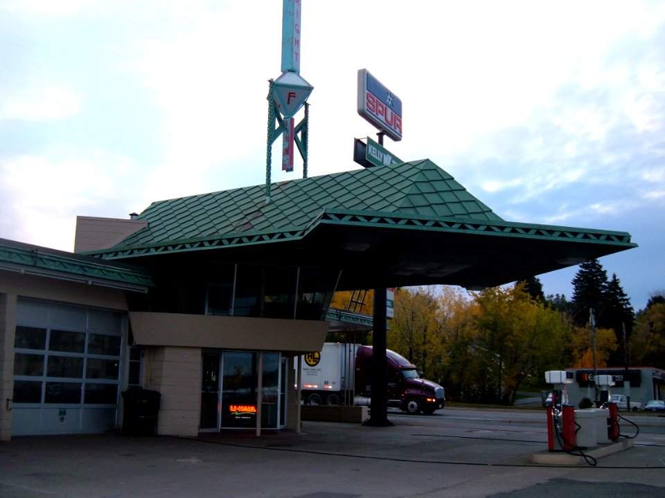 Lindholm Service Station, designed by Frank Lloyd Wright