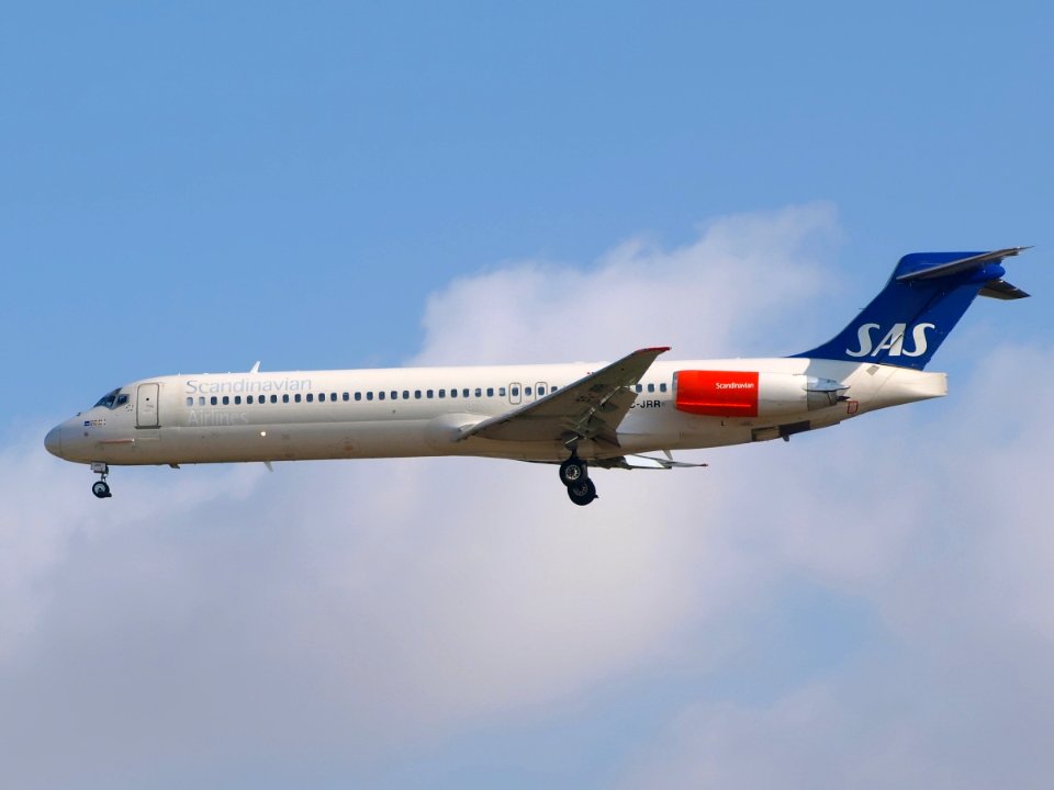 MCDONNELL DOUGLAS MD-87 SAS EC-JRR