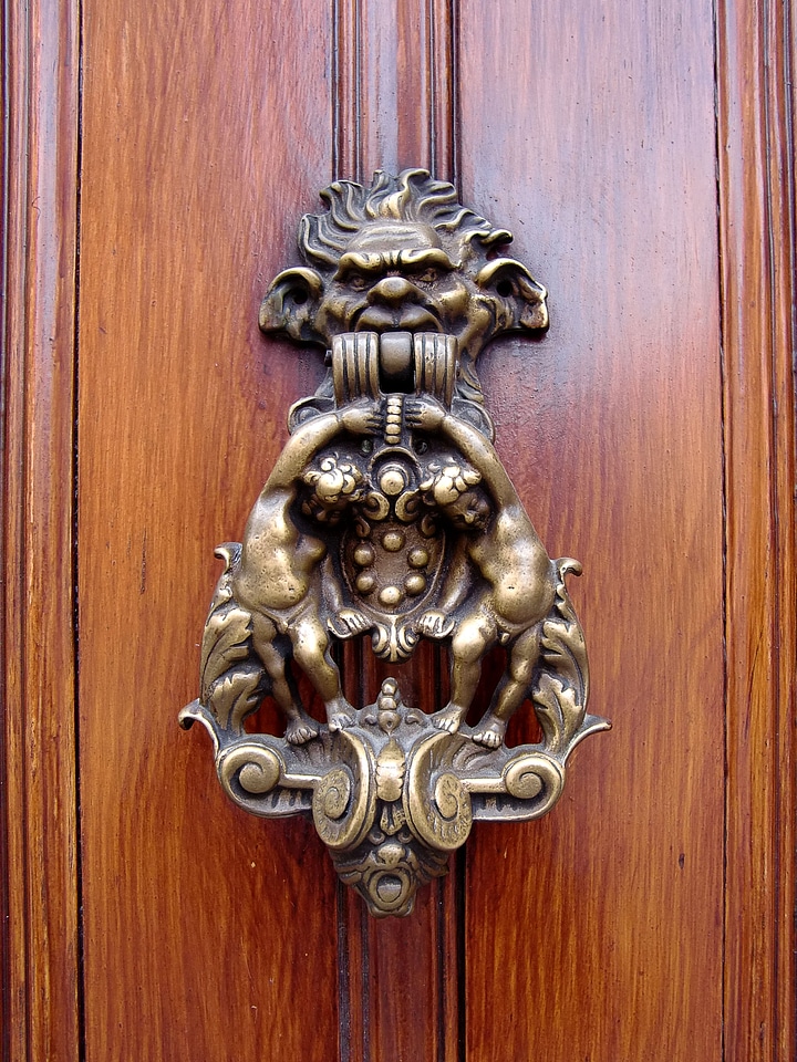 Metal old door lock