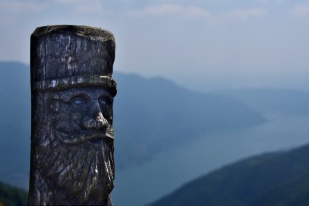 The guardian of the lake