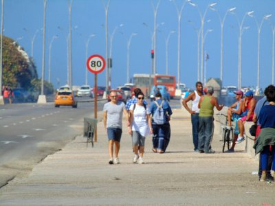 Havana Seafront hikers