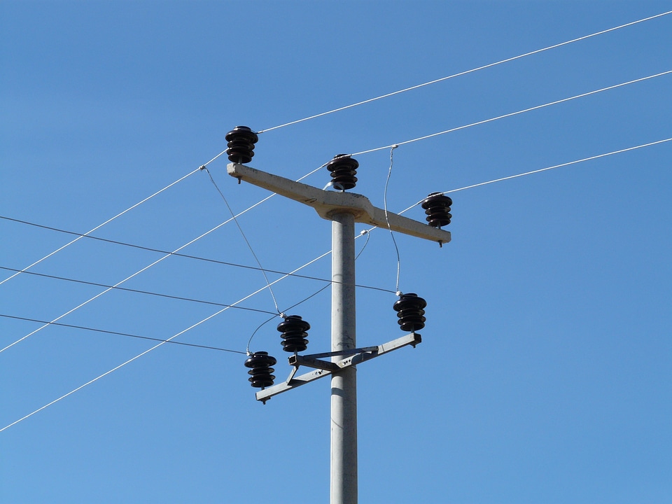 Current pylon power line