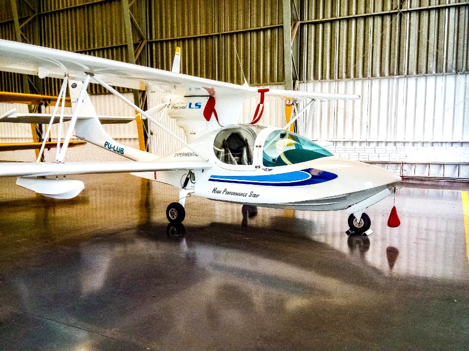 Edra Aeronáutica Petrel LS PU-LUB