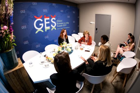 USAID Deputy Administrator Meets with Entrepreneurs at GES 2019 photo